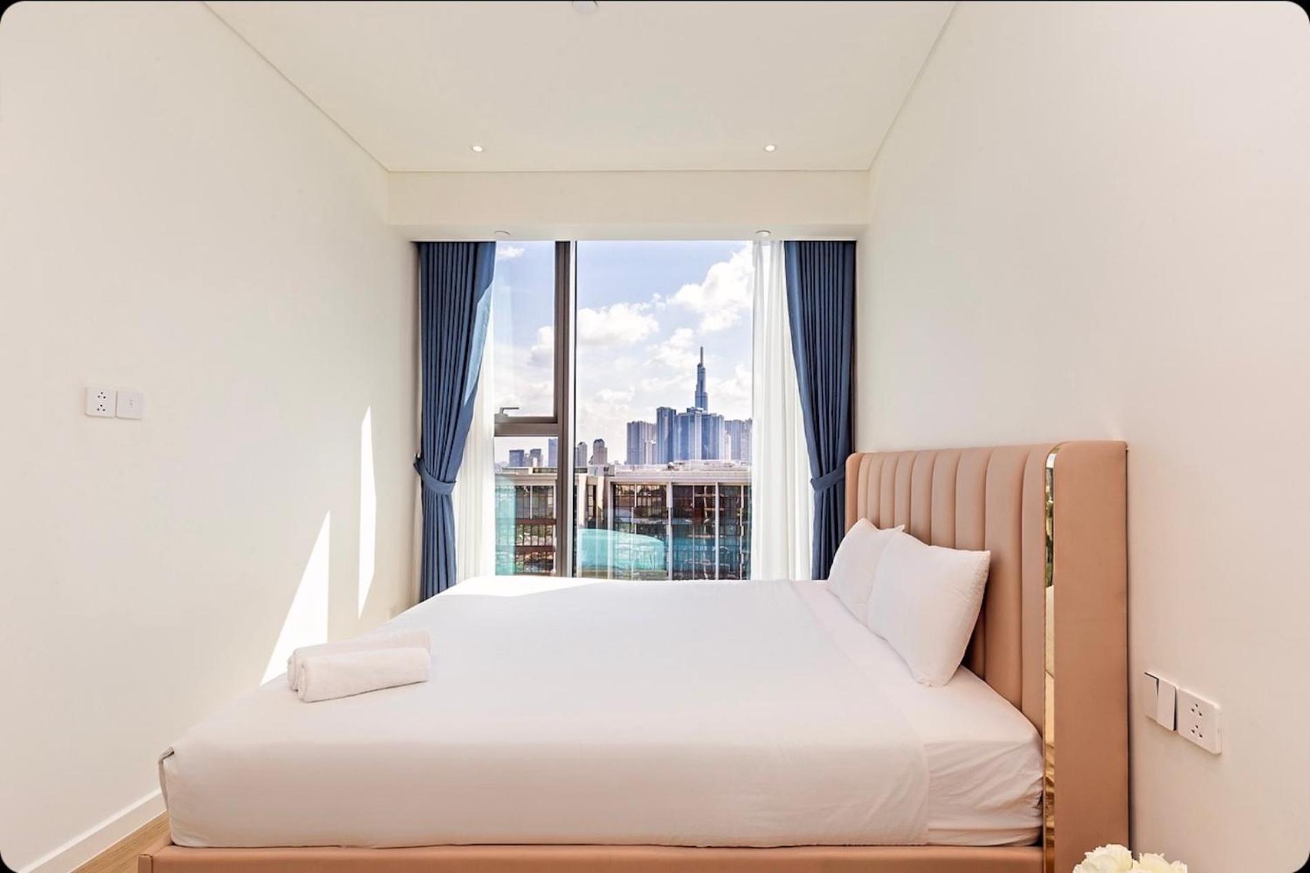 The Opera Apartment Cental Saigon Free Pool-Gym-Sauna Room- Golf Mini Ho Chi Minh City Exterior photo